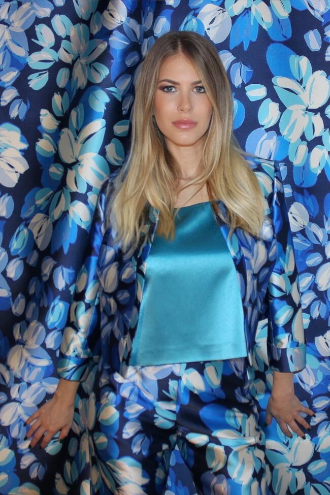 AZUR-E23-THEME-PATNA-THERESE-TWIST-COPRA06-zoom AZUR-E23-THEME-PATNA-THERESE-TWIST-COPRA06-zoom