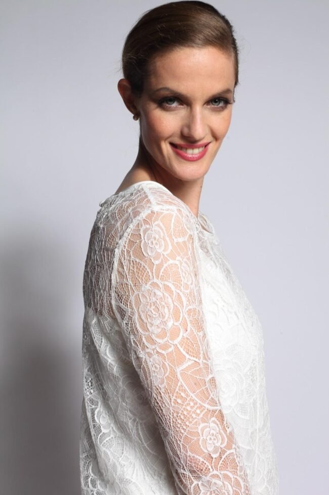 E18-AZZ-BAKER-BLANCHE-COP-3-zoom E18-AZZ-BAKER-BLANCHE-COP-3-zoom