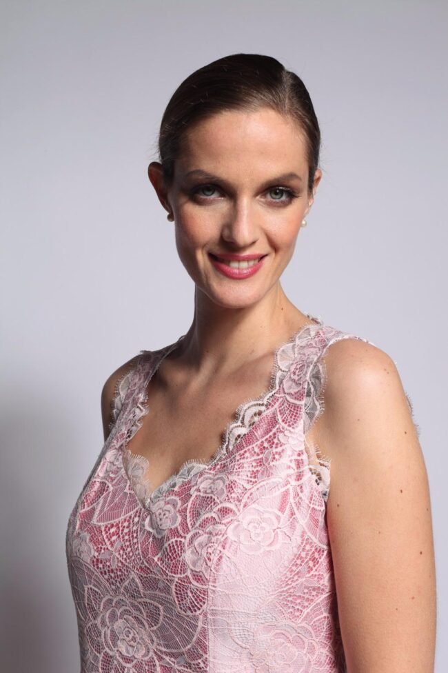 E18-NORA-BAKER-ICED-ROSE-3-zoom E18-NORA-BAKER-ICED-ROSE-3-zoom