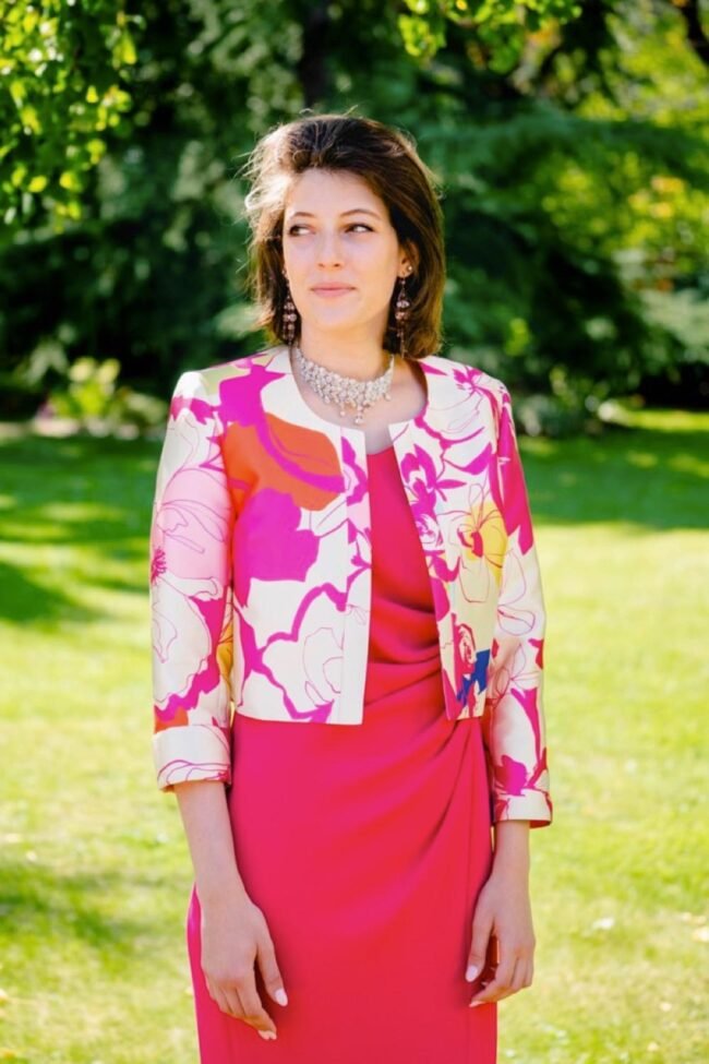 E25-THERESE-AKOLA-MAGENTA-MARINE-PIVOINE02-zoom
