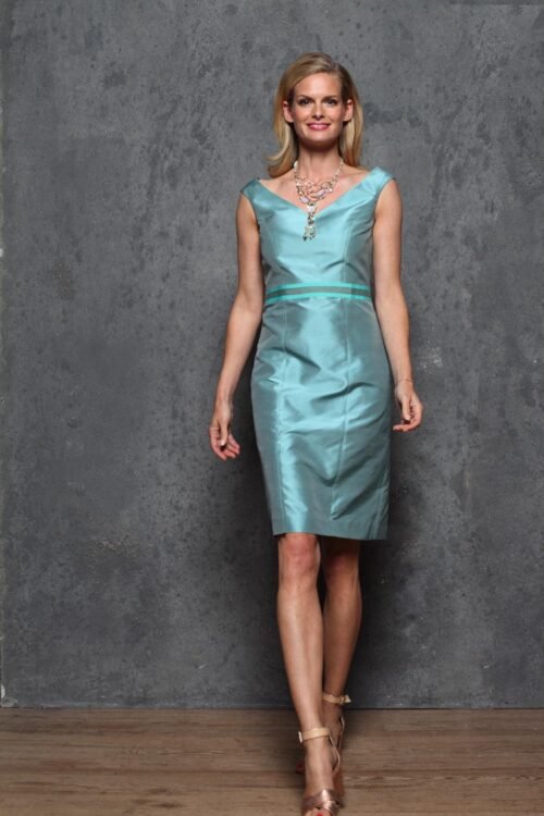 Eté 2015 - TAILLEUR MANTEAU BROCARD ROBE EN SATIN UNI