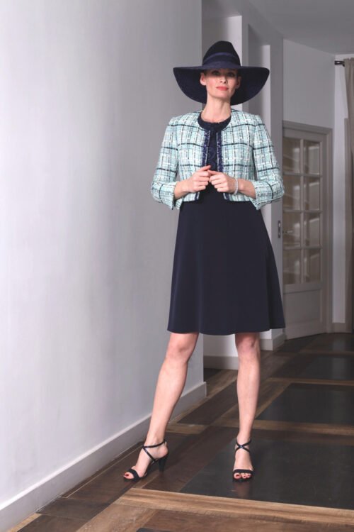 Tailleur THERESE T40 perlé et MAIA en crêpe marine et dentelle de calais