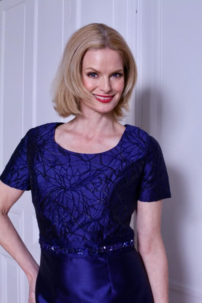 PV-2021-THERESE-CHIARA-FUJI-PERLE-INDIGO-06-zoom PV-2021-THERESE-CHIARA-FUJI-PERLE-INDIGO-06-zoom