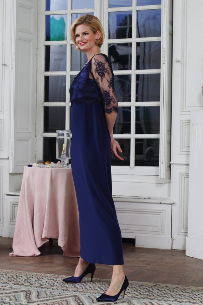 Robe-longue-a-manches-et-bustier-en-dentelle-de-Calais-MIKI-zoom