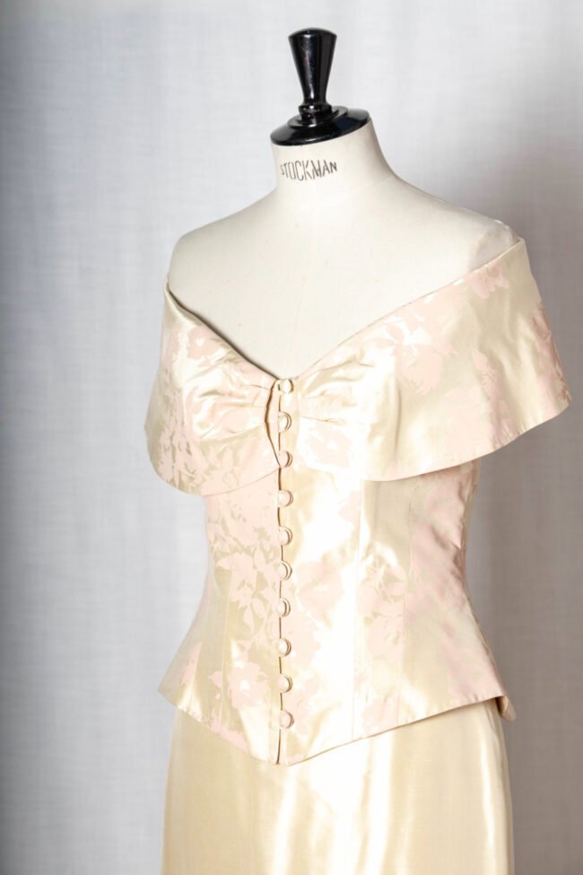 es-le-max-duras-chypre-adonis-004-champagne-4003-zoom es-le-max-duras-chypre-adonis-004-champagne-4003-zoom