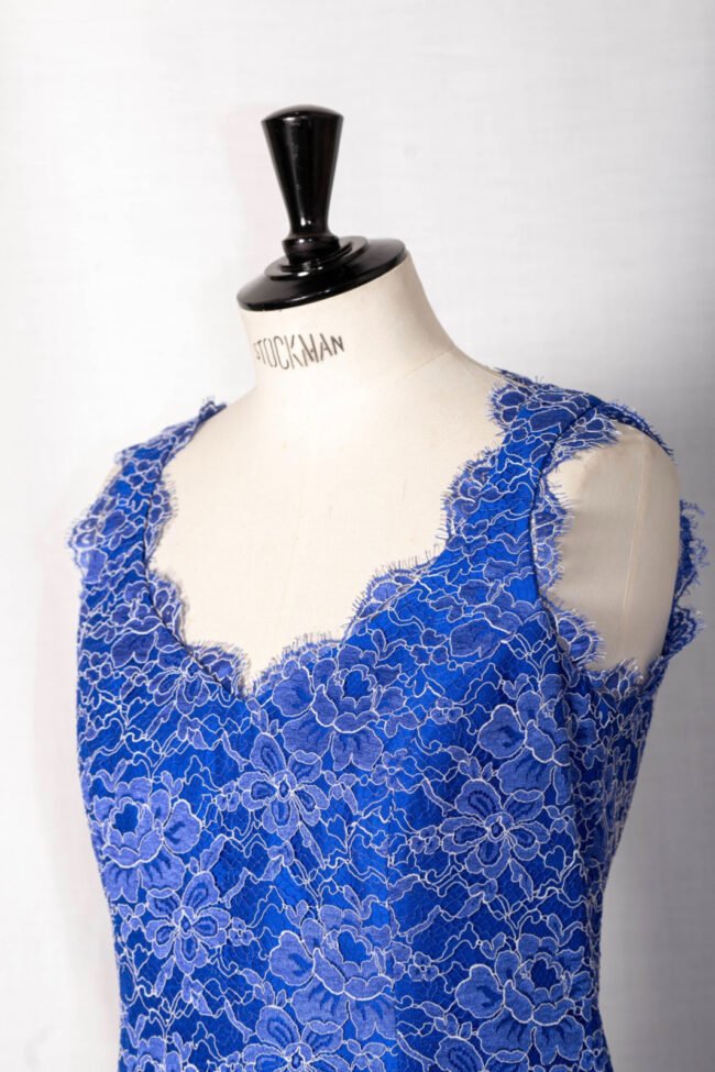 es-me-nora-caftan-40-bleu-majorelle03-zoom es-me-nora-caftan-40-bleu-majorelle03-zoom