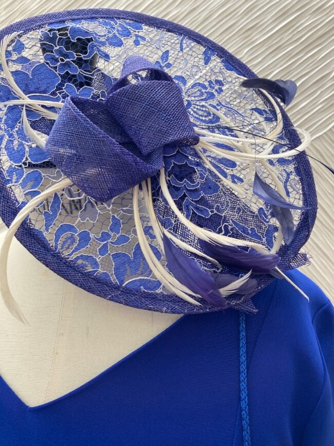 juin25-stkcorm-monalisa-caftan-bleu-majorelle-zoom juin25-stkcorm-monalisa-caftan-bleu-majorelle-zoom